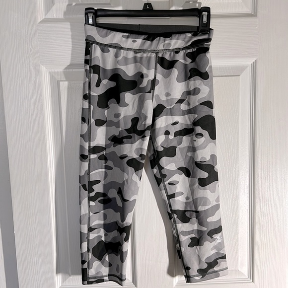Adidas TechFit workout leggings gray camo print medium - Picture 1 of 2